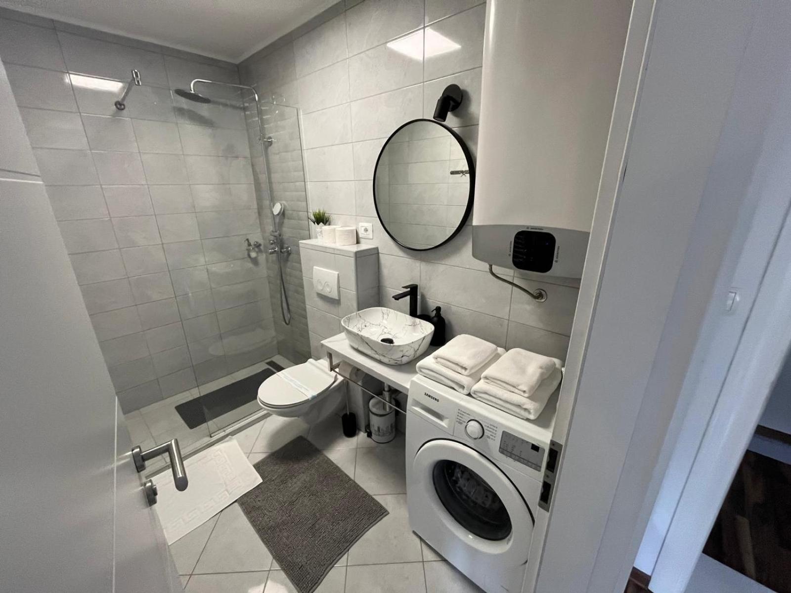 Eva Luxury Rooms & Apartments พลิตวิชกา เยเซรา ภายนอก รูปภาพ