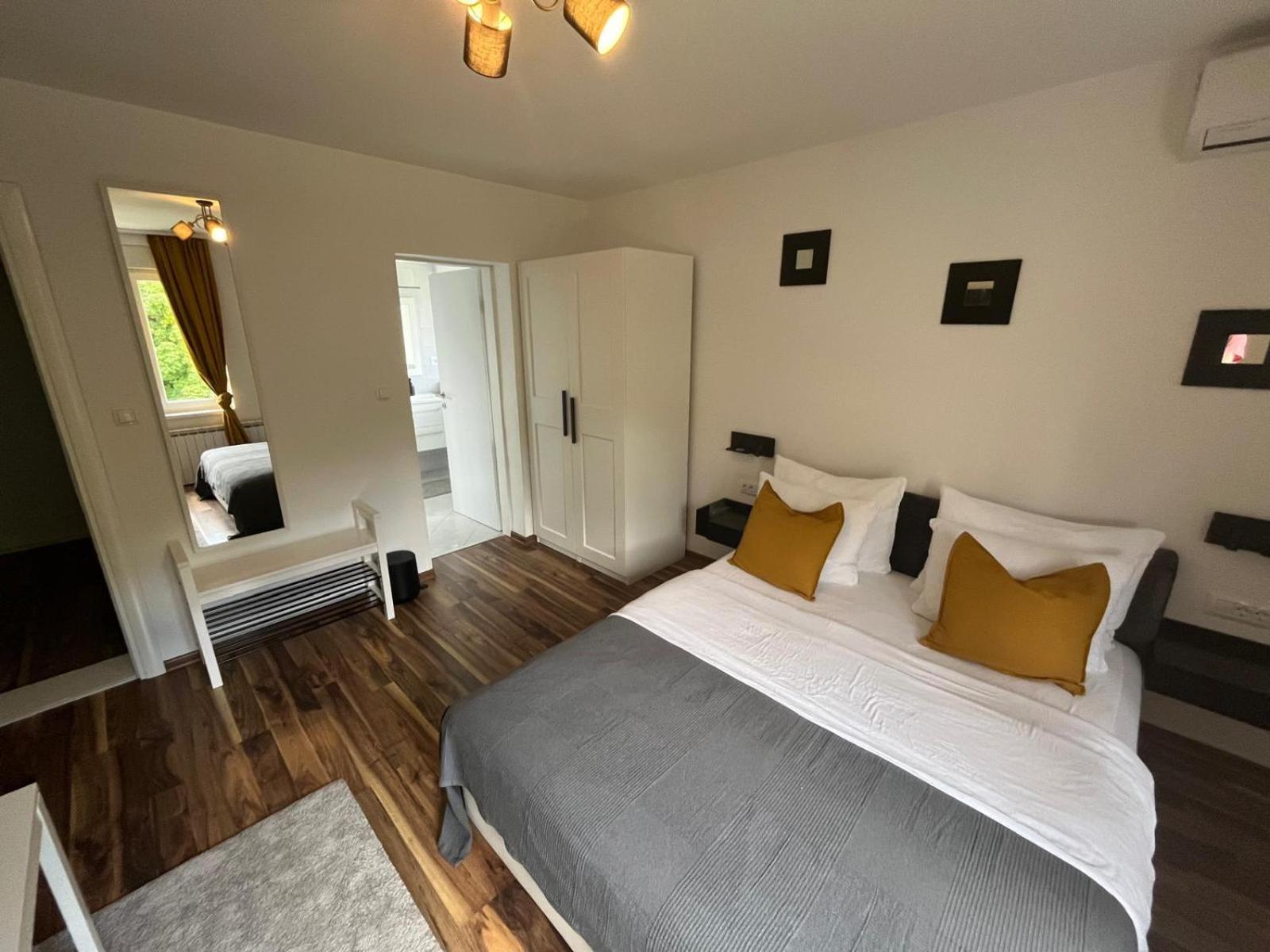 Eva Luxury Rooms & Apartments พลิตวิชกา เยเซรา ภายนอก รูปภาพ