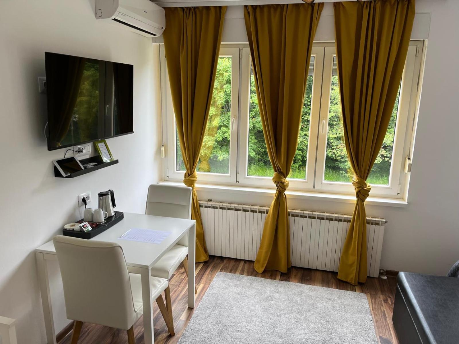 Eva Luxury Rooms & Apartments พลิตวิชกา เยเซรา ภายนอก รูปภาพ